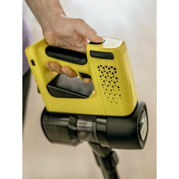 Пылесос ручной Karcher VC 4 (1.198-632.0) черный/желтый
