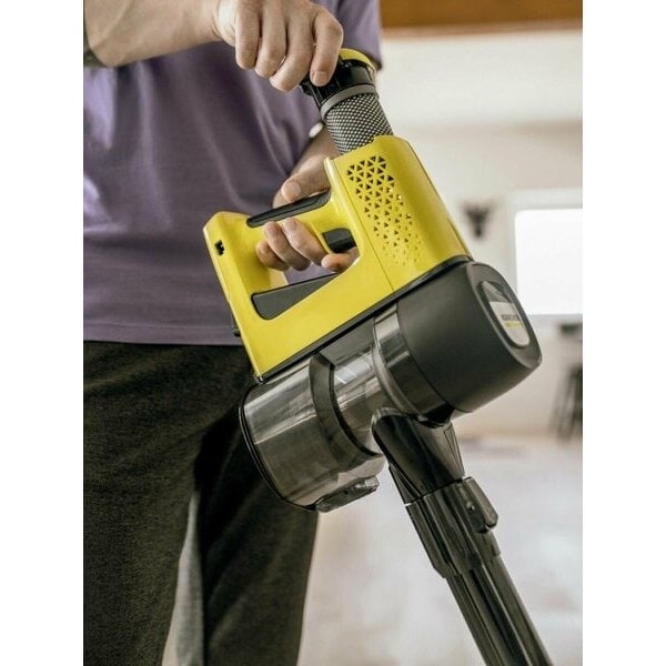 Пылесос ручной Karcher VC 4 (1.198-632.0) черный/желтый