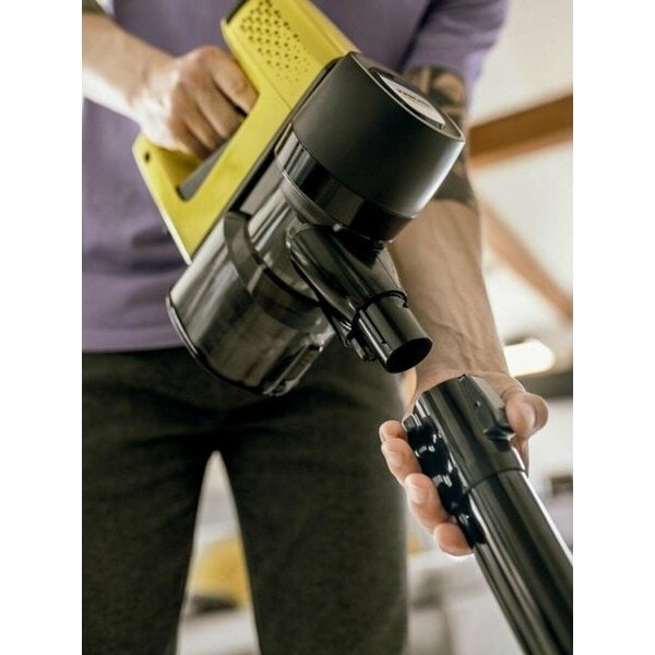 Пылесос ручной Karcher VC 4 (1.198-632.0) черный/желтый
