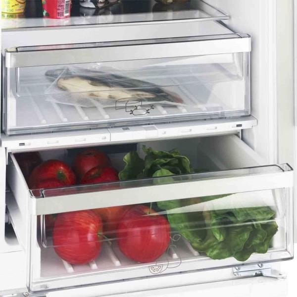 Встраиваемый холодильник Grundig GKIN25720 белый